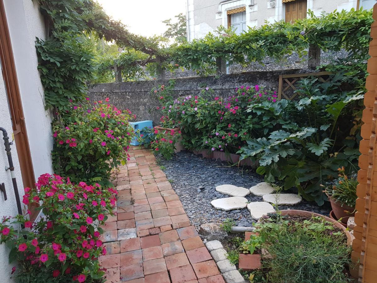 L'Intervalle Des 18 Chateaux Saint-Georges-sur-Cher Buitenkant foto